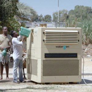 Công nghệ hiện đại: Biến không khí thành nước sạch để uống